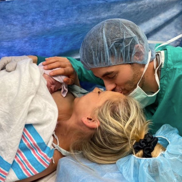 Enrique Iglesias, Anna Kournikova, baby
